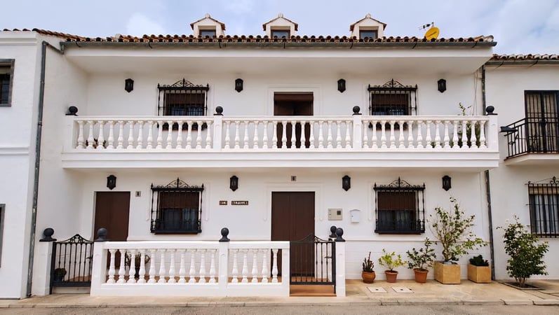House in Ronda - view 1
