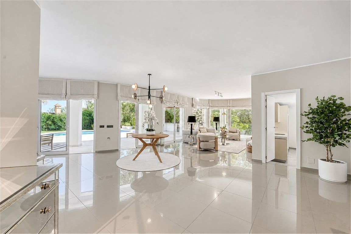 Villa in Benahavis - Image 2