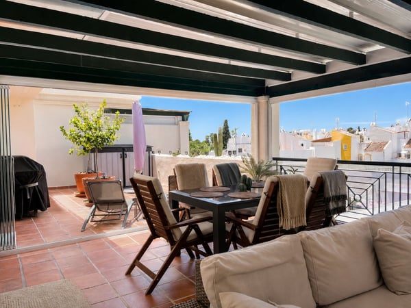 Apartment in Nueva Andalucia - view 1