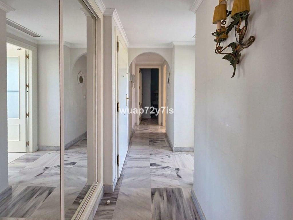 Penthouse in Marbella - Image 2