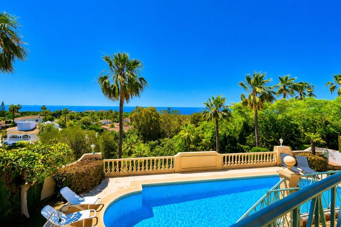 Villa in Artola - view 1