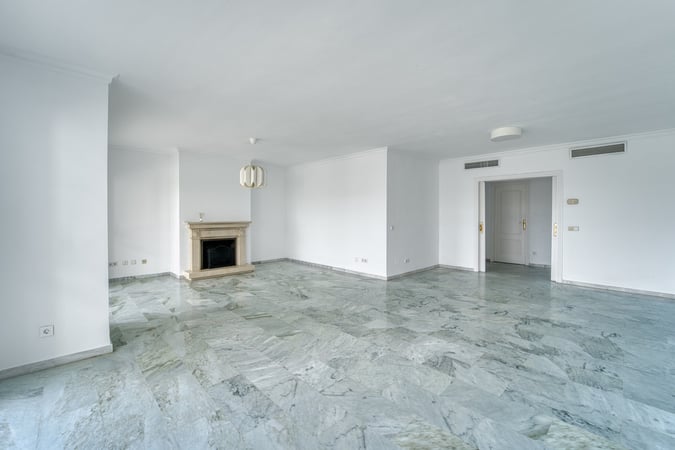 Apartment in Guadalmina - view 1
