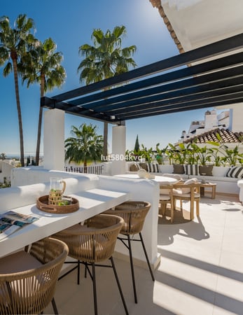 Apartment in Nueva Andalucia - view 1