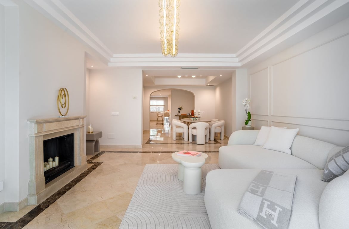 Apartment in Marbella - Image 3