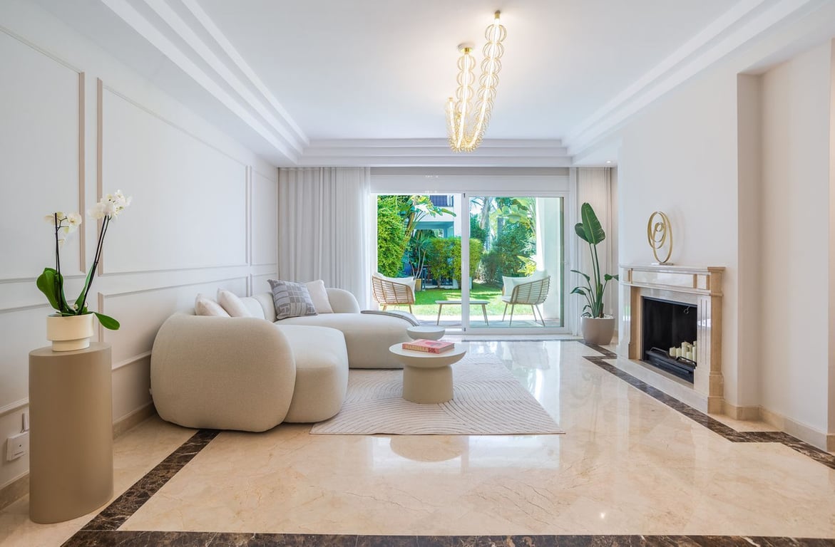Apartment in Marbella - Image 2