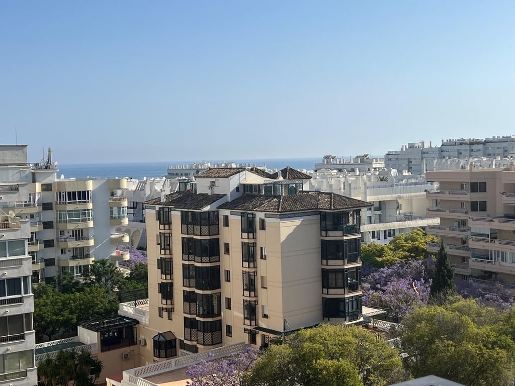 Apartment in Marbella - Image 2