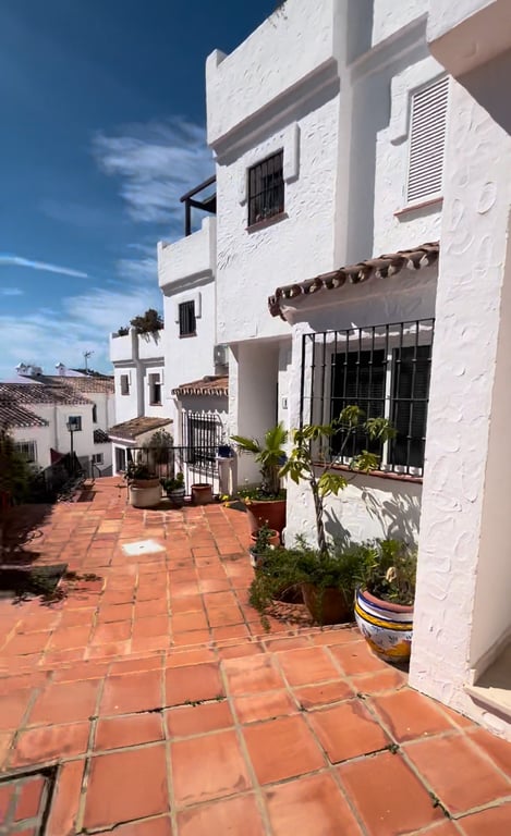 House in Marbella - Image 3