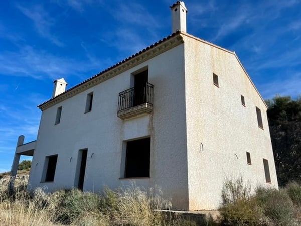 House in La Alameda - view 1