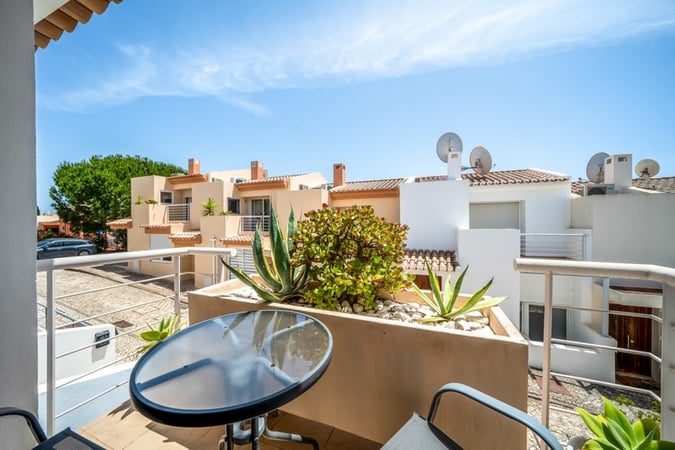 House in Lagoa - view 1