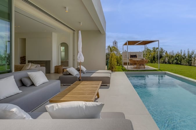 House in Santa Barbara de Nexe - view 1