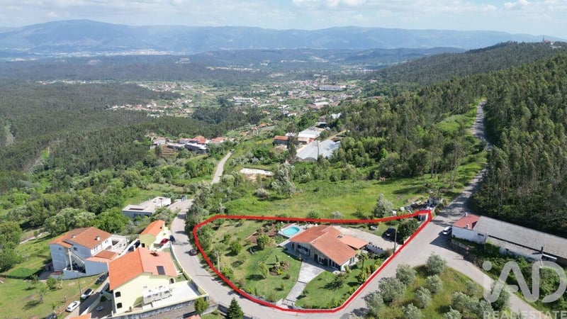 House in Miranda do Corvo - view 1