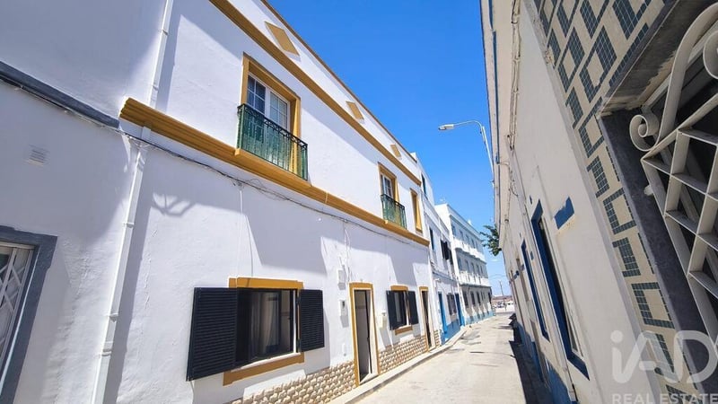 House in Moncarapacho - view 1