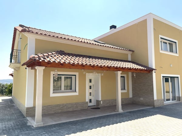 House in Sao Pedro de Tomar - view 1
