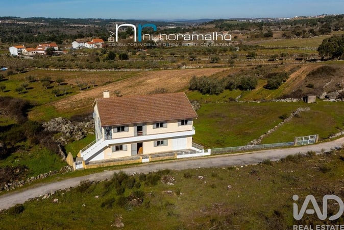 House in Vascoveiro - view 1