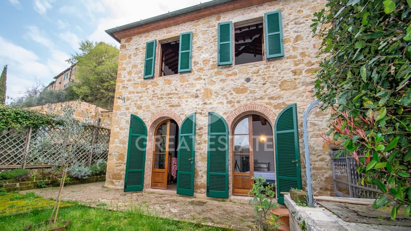 House in Montisi - view 1