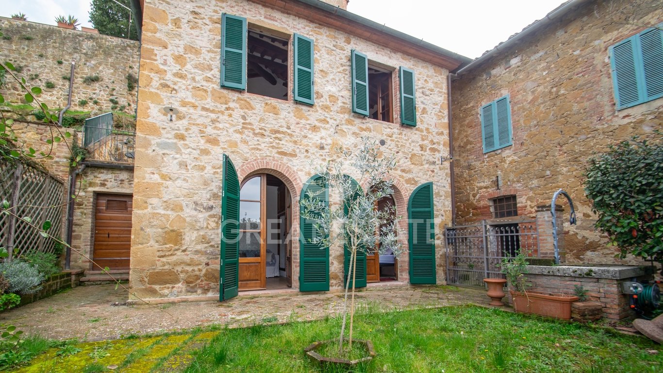 House in Montisi - Image 2