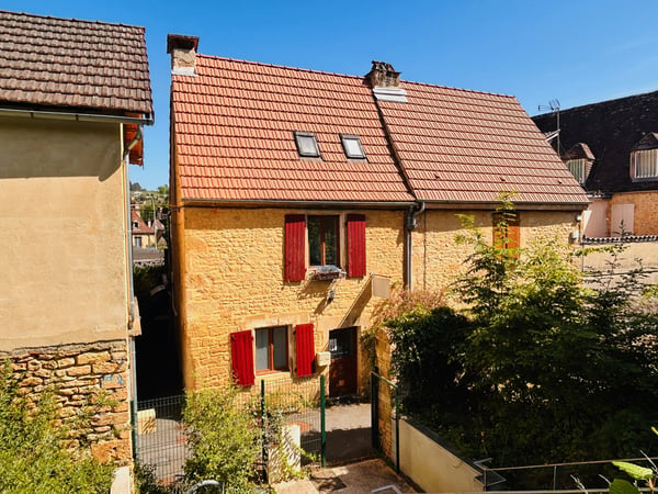 House in Sarlat-la-Caneda - view 1