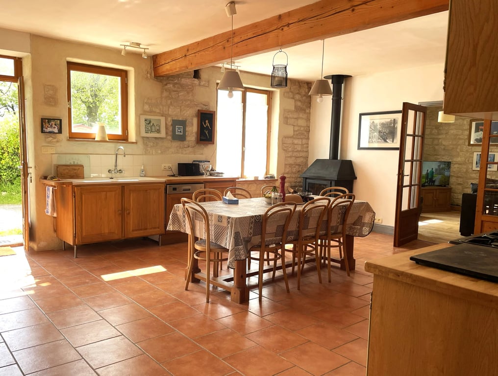 House in Fontaine-Chalendray - Image 3