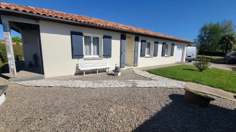 House in Verteuil-sur-Charente - view 1
