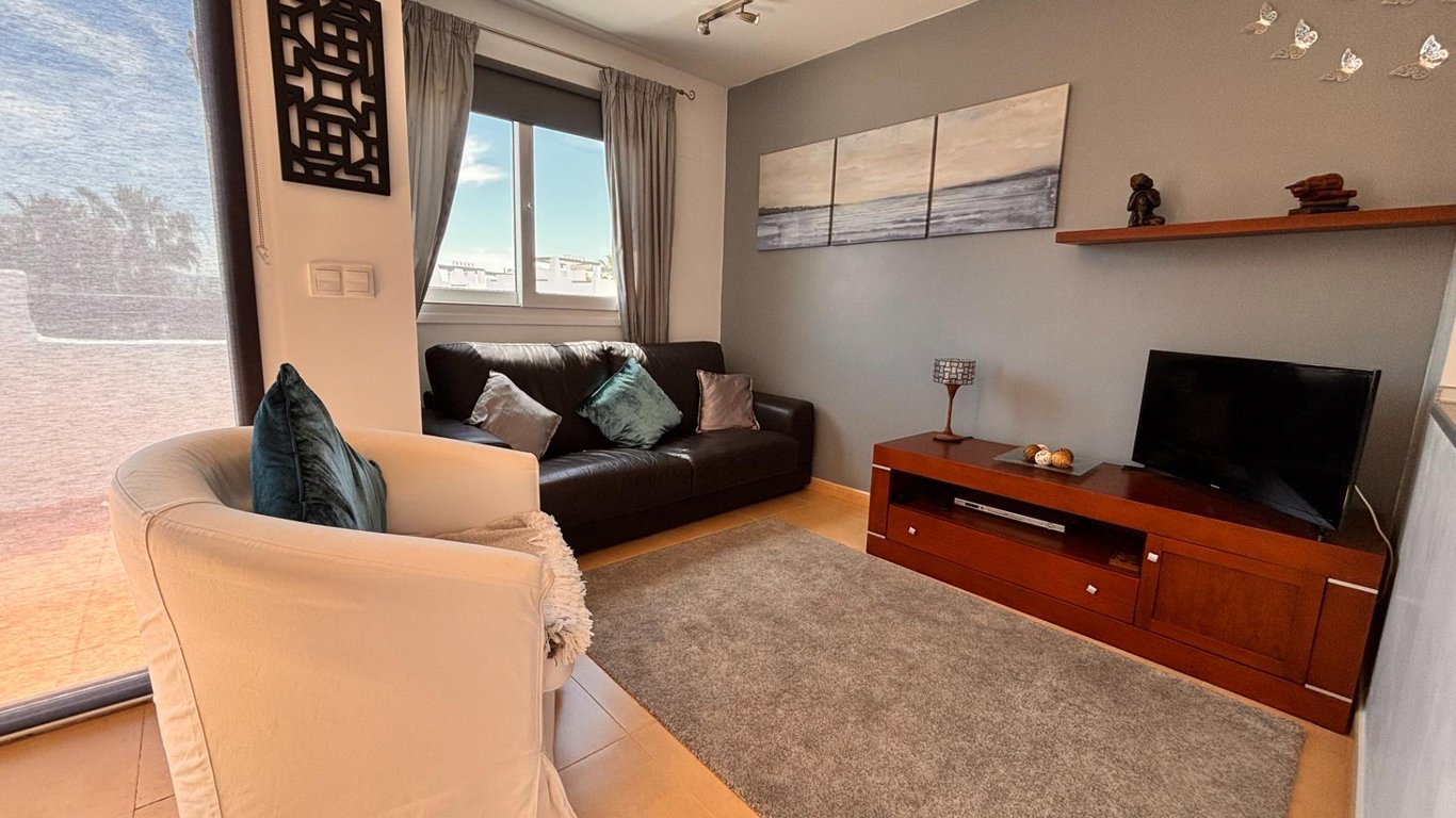 Apartment in Pareton - Image 2