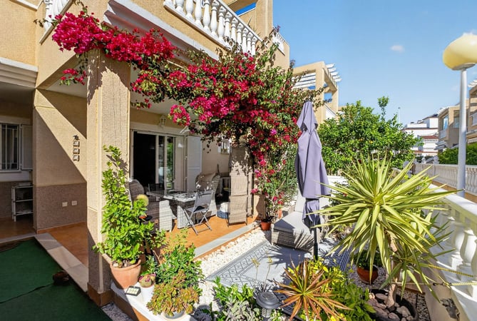 Apartment in La Zenia - view 1