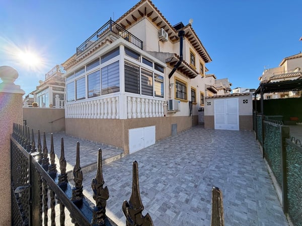 House in Urbanizacion los Balcones - view 1