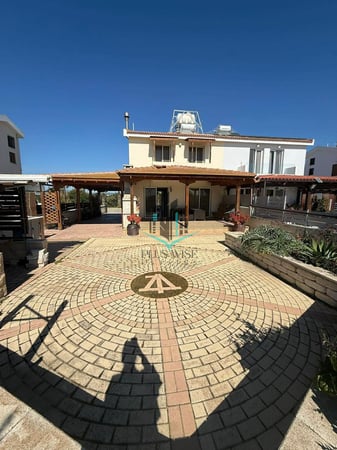 Villa in Mazotos - view 1
