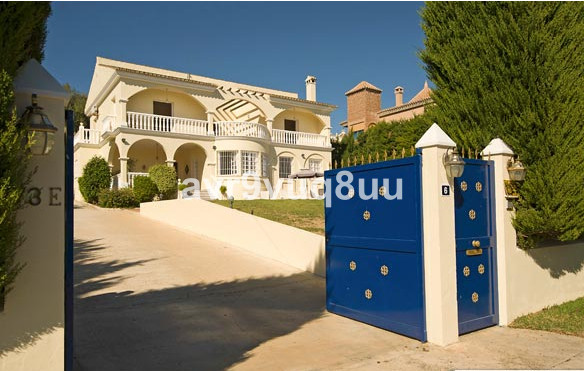 Villa in Mijas Costa - view 1