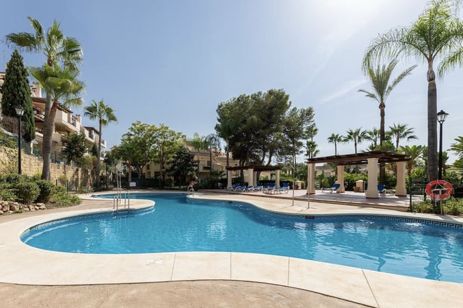 Apartment in Nueva Andalucia - view 1