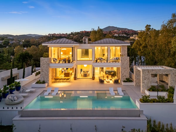 Villa in Benahavis - view 1