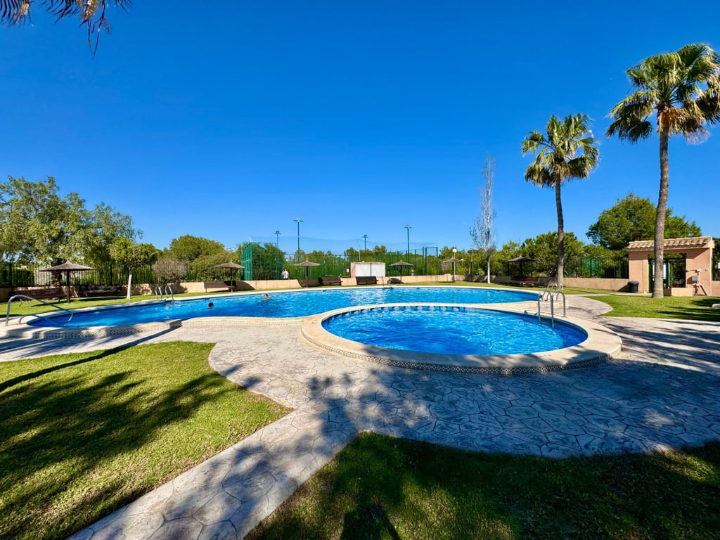 House in Urbanizacion los Balcones - Image 2