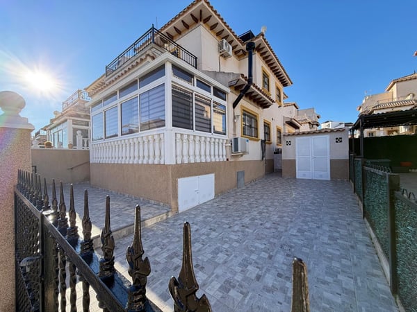 House in Urbanizacion los Balcones - view 1