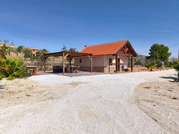 Villa in Pinoso - view 1
