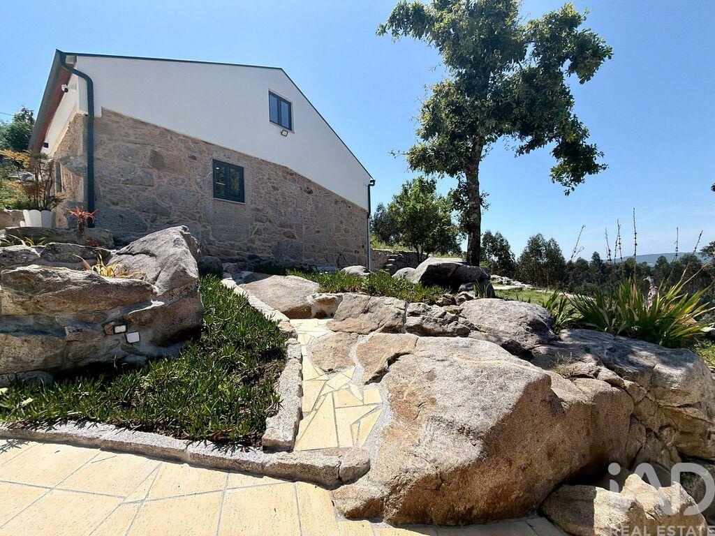 House in Viana do Castelo - Image 3