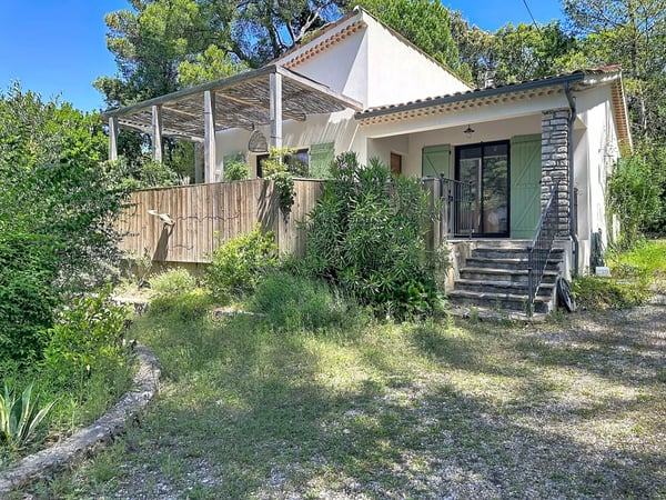 House in Le Thoronet - view 1