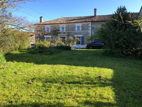 House in Lorigne - view 1