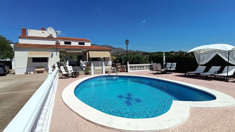Villa in Albatera - view 1