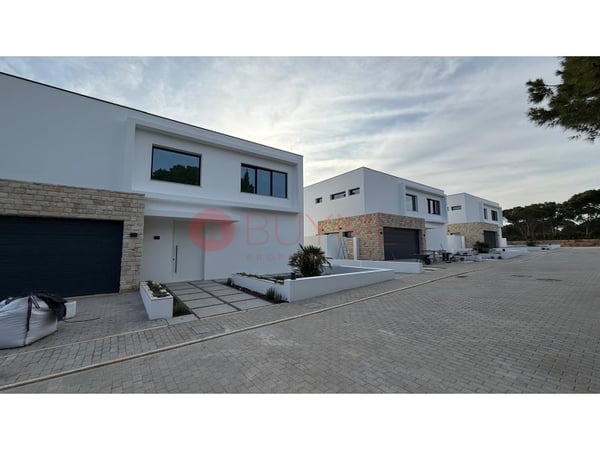 House in Quarteira - view 1