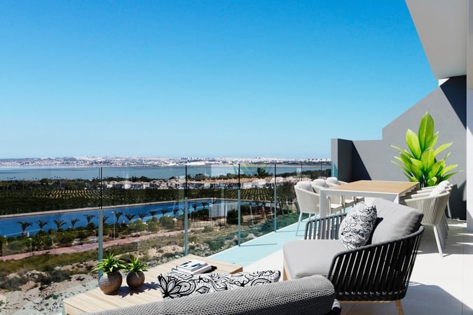House in La Zenia - view 1