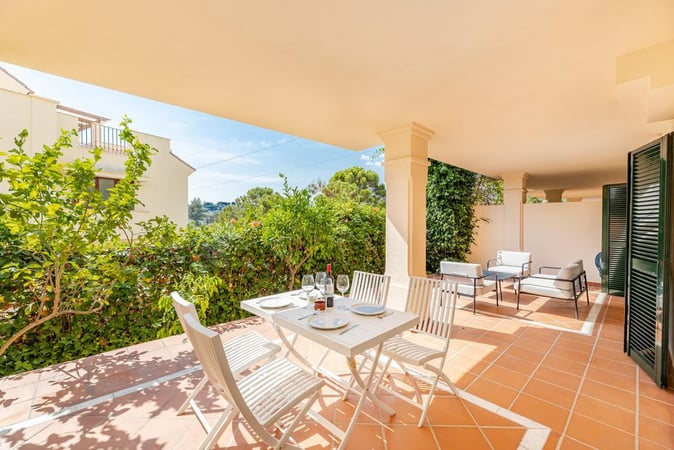 Apartment in Nueva Andalucia - view 1