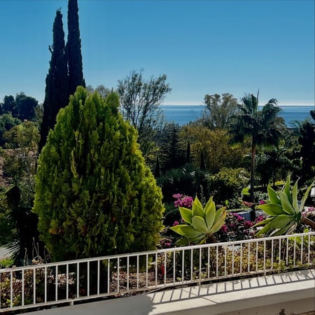 Apartment in Nueva Andalucia - view 1