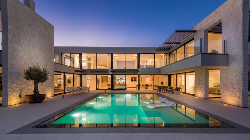 Villa in Benahavis - view 1