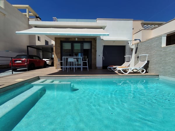 Villa in San Miguel de Salinas - view 1