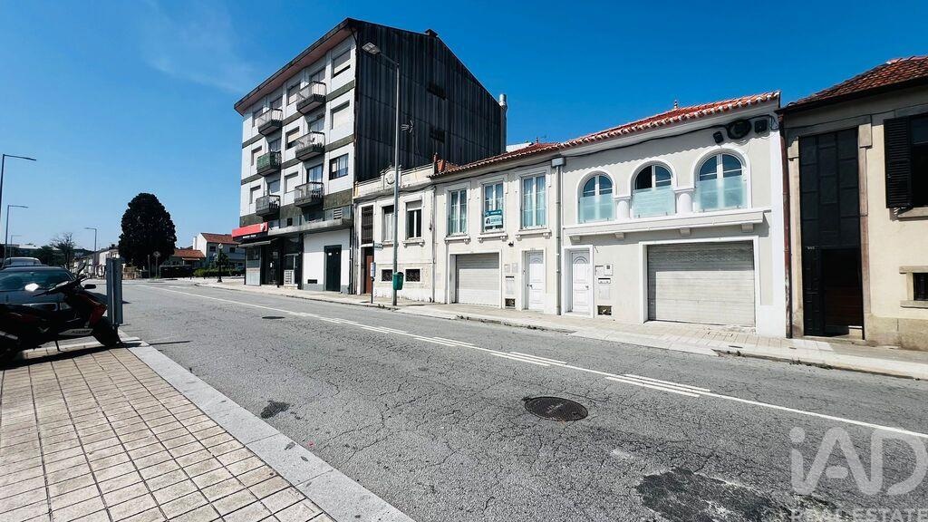 House in Paranhos - Image 2