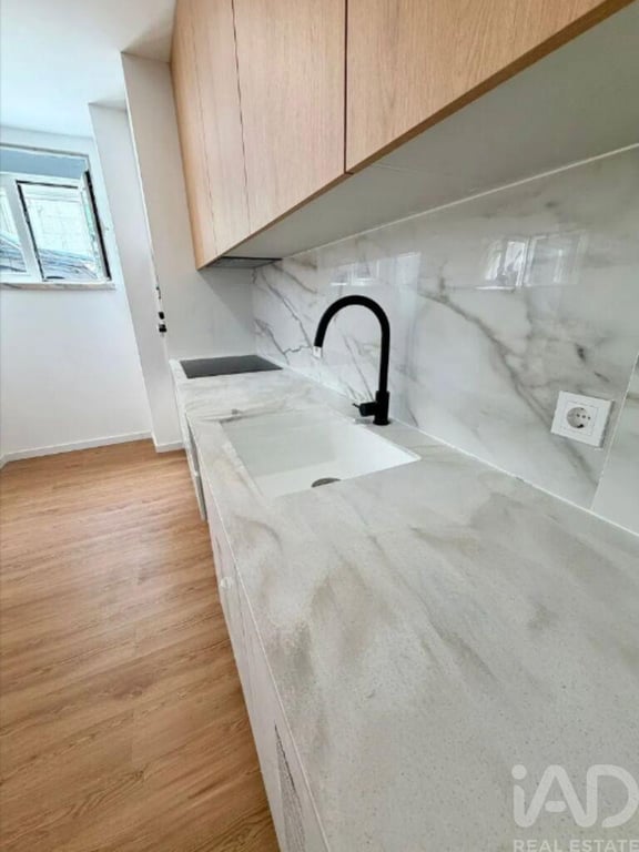 Apartment in Beato - Image 3