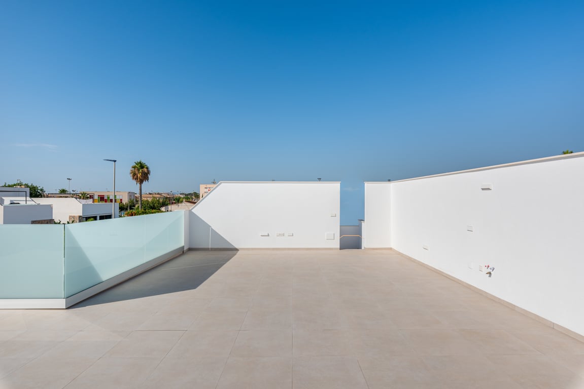 House in Los Alcazares - Image 2