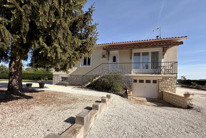 House in Ruffec - view 1