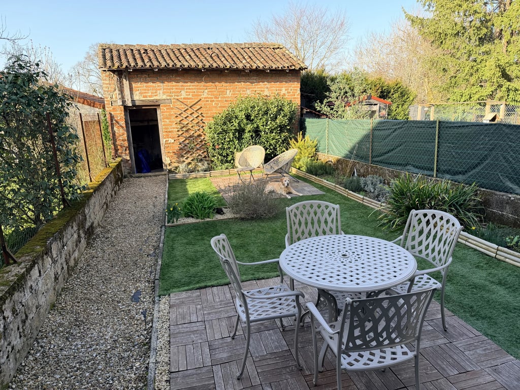 House in Nouic - Image 3