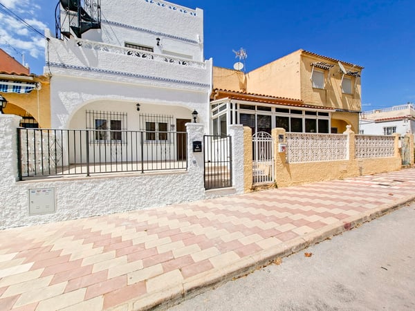House in San Fulgencio - view 1