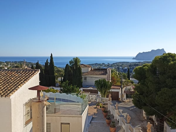 Villa in Moraira - view 1